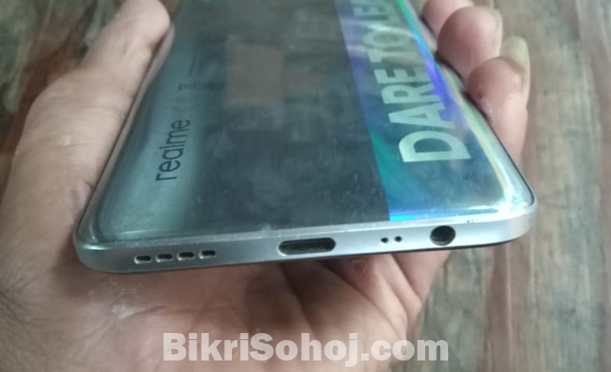 Realmi 8